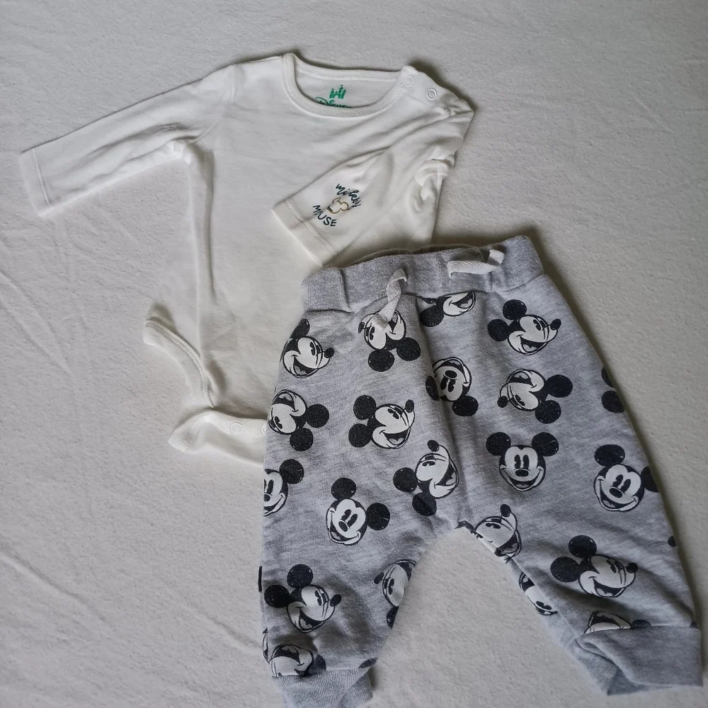 Disney Mickey Mouse White and Gray Kids Matching Set 0-3M and 3/6M